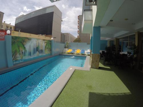 Hotel Golden Sand - image 3
