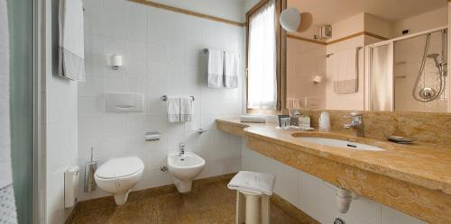 Junior Suite image 2