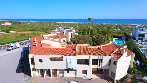 Praia da Lota Resort – Beachfront Hotel