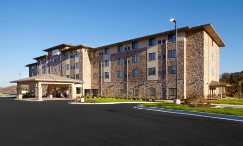 Hawthorn Suites by Wyndham Wheeling Triadelphia at Highlands