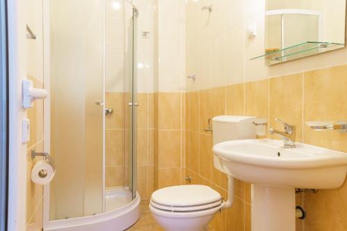 Triple Room with Mountain View image 5