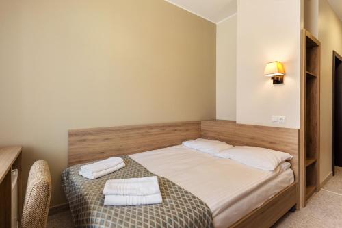 Standard Double or Twin Room image 8