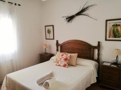 Small Double Room image 2