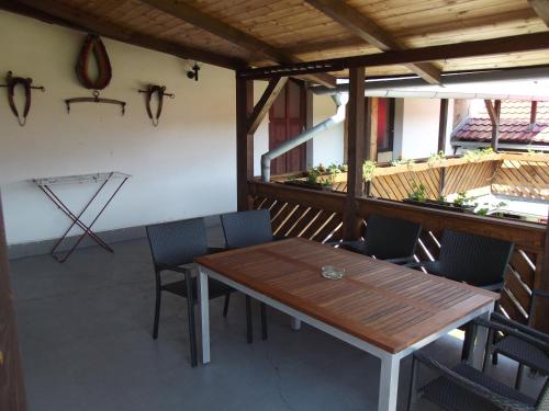 Balcony/terrace, Penzion restaurace U Racaku in Milna