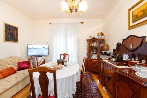  Apartment Dragana, Unterkunft in Kaštela