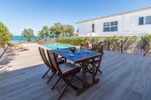 شرفة/ تراس, Tamarells B By homevillas360 in سانتا مارجاليدا