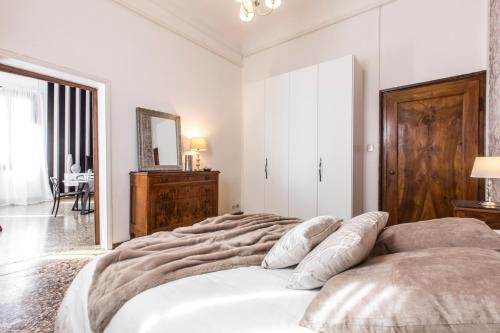 Rialto Design Boutique Apartment - image 8