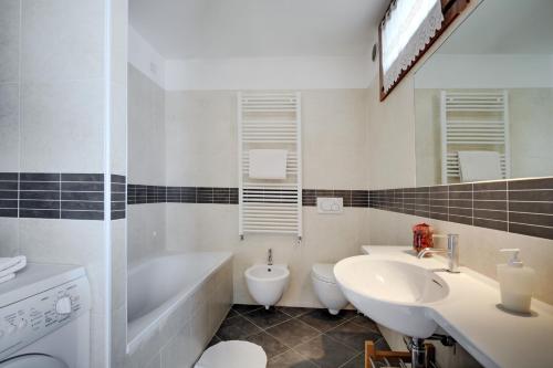 Lagoon Apartment - image 7