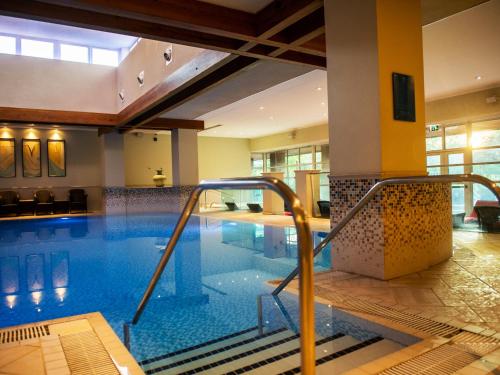 Swimming pool, Thorpe Park Hotel and Spa in Leeds Suburbs