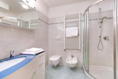 Lagoon Apartment - image 2
