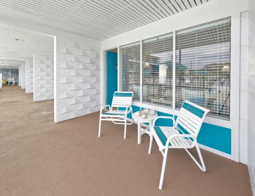 Dunes Court - image 2