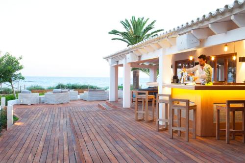 Gecko Hotel & Beach Club - image 13