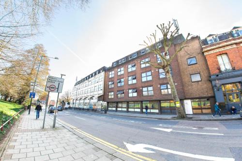 Kensal Green Backpackers in Wembley