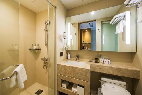 room detail thumbnail 2