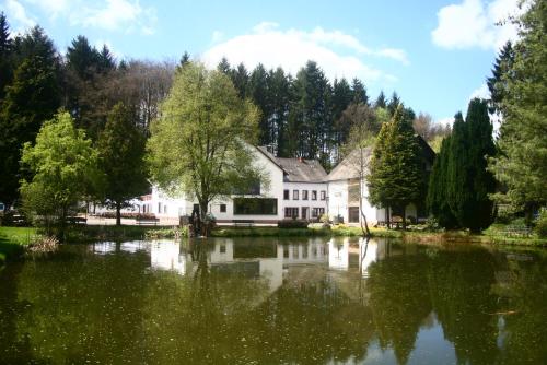 B&B Bescheid - Bescheider Mühle - Bed and Breakfast Bescheid