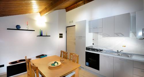 Konyha, Sotto le mura in Montagnana