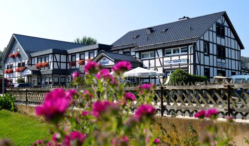 Wellness-Gasthof-Cafe Nuhnetal - Hotel - Frankenberg