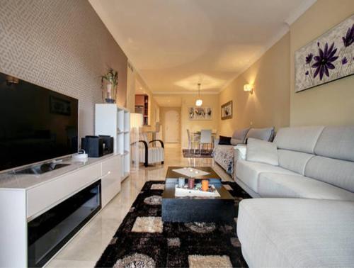 Contemporary Apartment in Santa Maria Village