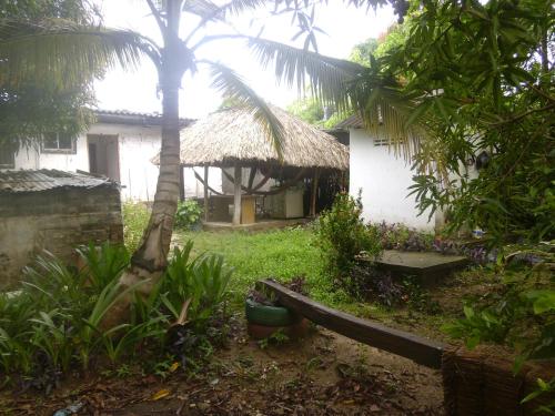 Сад, Hostal Santa Clara in San Antero