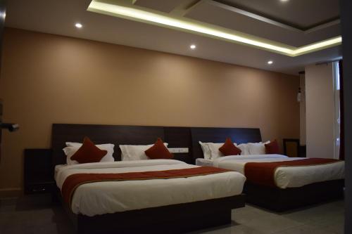 Deluxe Suite image 10