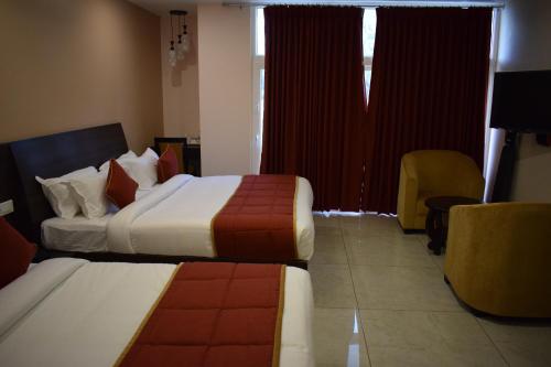 Deluxe Suite image 8