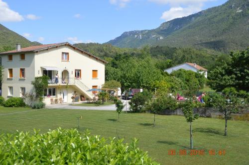 Utvendig, La Riviere Lune in Belvianes Et Cavirac