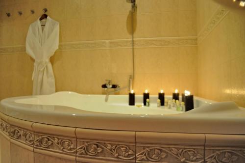 Dynastya Hotel