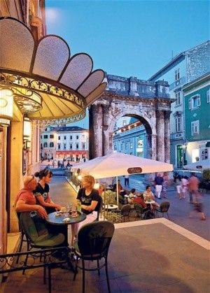  Apartment Sara in 52100 Pula