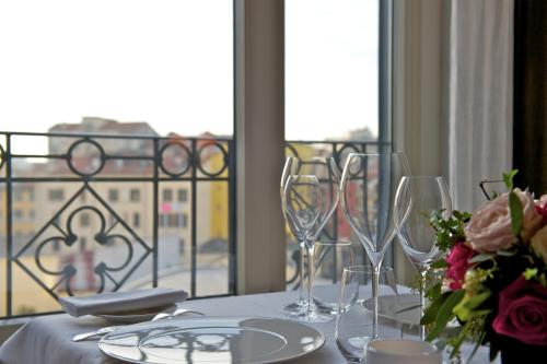 Grand Visconti Palace - image 5