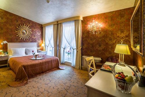 Imperial Hotel & Restaurant - image 14