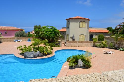 Holiday Home image 1