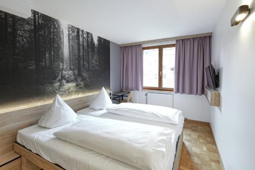 Hotel Schwarzwälder Hof - image 14