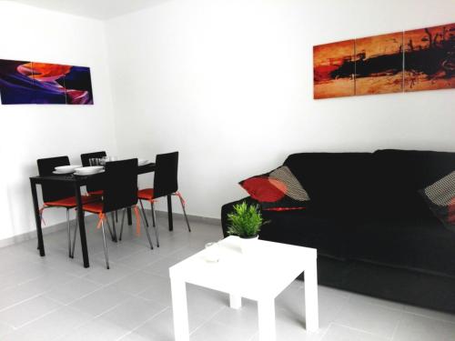 Apartamento Renovado,vistas piscina, aire acondicionado,wifi 5