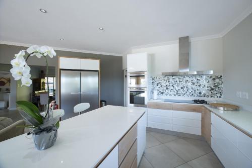 مطبخ, لاغون فيو فيلا (Lagoon View Villa) in فانتوم إيكرز