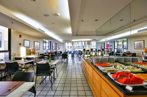 餐飲選擇, 巴西利亞大都會酒店 (Metropolitan Hotel Brasilia) in 紀念軸