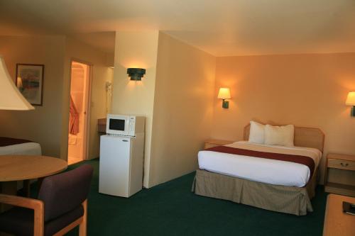 Black Canyon Motel - image 5