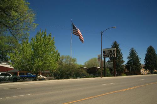 Black Canyon Motel