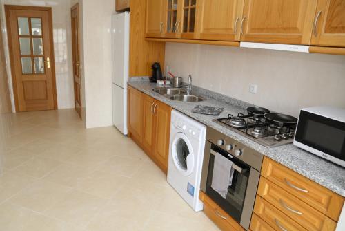 keuken, Da Ponte Flats - Armacao De Pera Blue Apt. in Silves