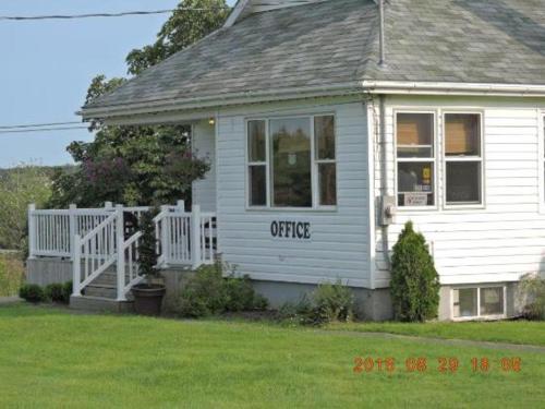 MacNeil's Motel photo