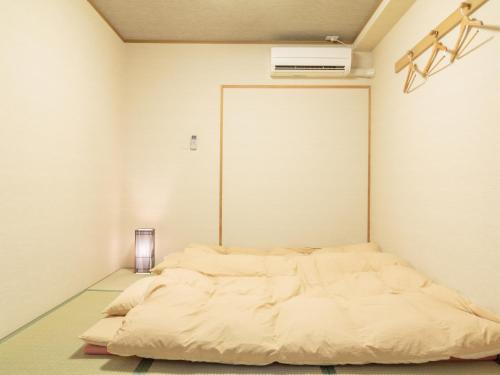 Japanese-Style Twin Room with Shared Bathroom image 10