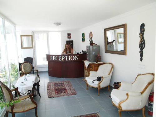 Merve Park Hotel Merve Park Hotel is conveniently located in the popular Gumbet area. Both business travelers and tourists can enjoy the propertys facilities and services. Service-minded staff will welcome and guide 