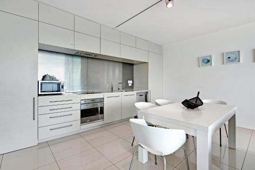 ULTIQA Air On Broadbeach ULTIQA Air On Broadbeach is perfectly located for both business and leisure guests in Gold Coast. Featuring a satisfying list of amenities, guests will find their stay at the property a comfortable on