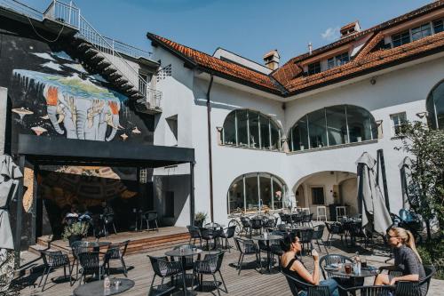 Létesítmények, Layer Residences in Kranj