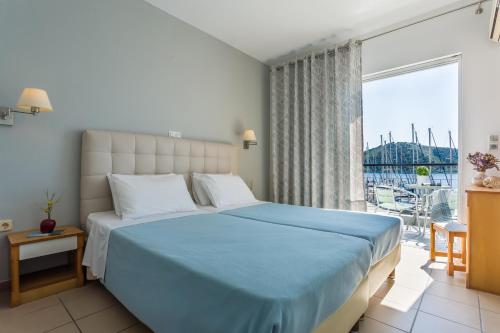 Double or twin room, sea view