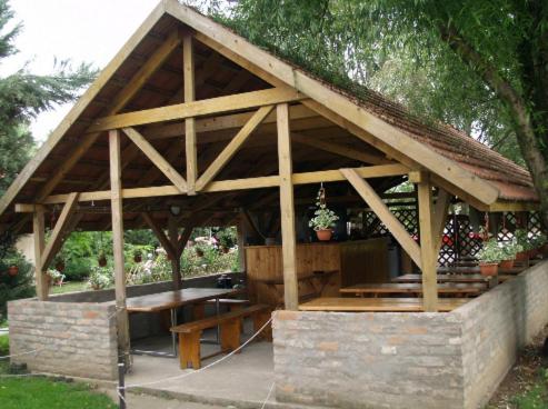 Fahaz Motel in 阿巴德薩洛克