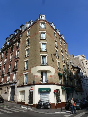 Entré, Nadaud Hotel in 20:e - Ménilmontant
