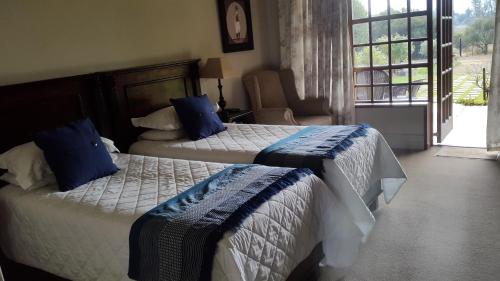 2 twin beds