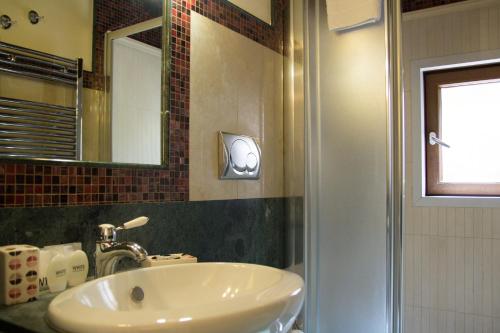 Best Suites Trevi - image 5