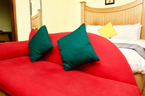 room detail thumbnail 2
