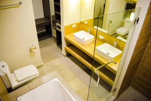 Bathroom, Cebu R Hotel - Mabolo near Ayala Center